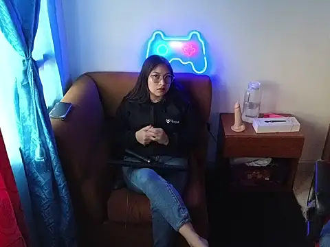 Caroll Luna online show from December 2024 10:21:01 PM