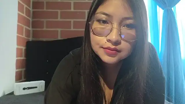 Caroll Luna online show from March 2025 05:41:02 PM