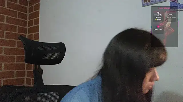 Caroll Luna online show from October 2025 01:50:02 AM