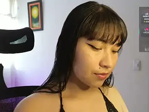 Caroll Luna online show from October 2025 02:53:01 PM