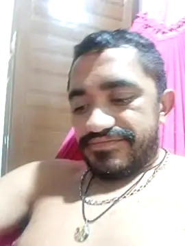 Snapshot of Henrique42 chatting on May 2026 11:12:02 PM Henrique42 online show from May 2026 11:12:02 PM