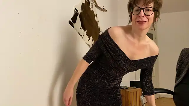 secretly naked online show from January 2025 04:21:01 PM