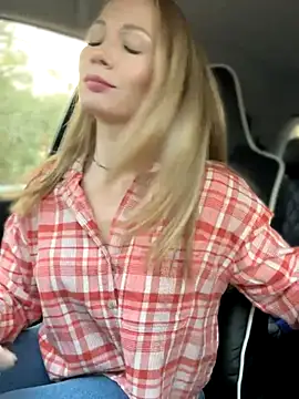 Snapshot of LavenderHot chatting on October 2025 02:08:01 AM LavenderHot online show from October 2025 02:08:01 AM