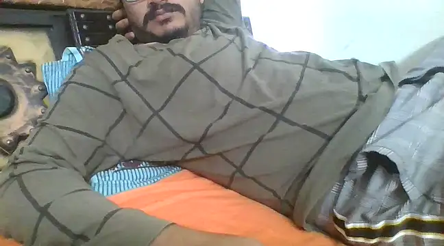 Snapshot of naughtymike0007 chatting on December 2024 06:03:02 AM naughtymike0007 online show from December 2024 06:03:02 AM
