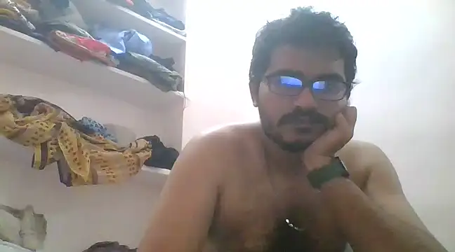 Snapshot of naughtymike0007 chatting on January 2025 04:35:01 PM naughtymike0007 online show from January 2025 04:35:01 PM