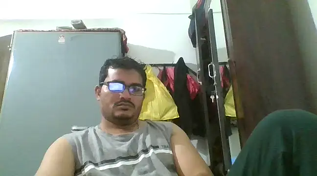 Snapshot of naughtymike0007 chatting on January 2025 03:39:02 PM naughtymike0007 online show from January 2025 03:39:02 PM