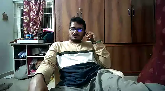 Snapshot of naughtymike0007 chatting on January 2025 04:02:01 PM naughtymike0007 online show from January 2025 04:02:01 PM