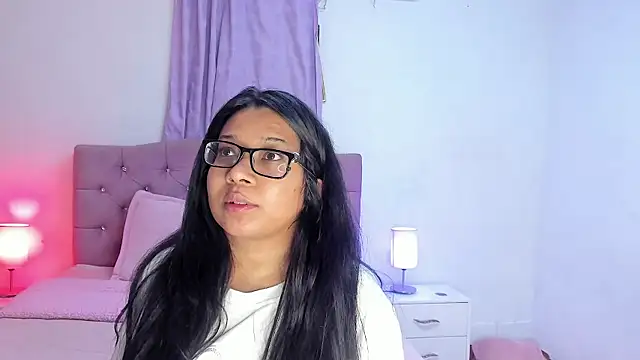 Latinabombsheell online show from September 2025 04:47:01 AM