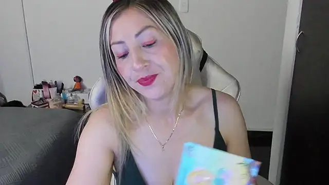 Andreina Suann online show from November 2025 11:00:02 AM