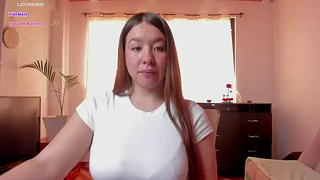 Snapshot of Simply_Zoe__ chatting on February 2025 06:09:02 PM Simply Zoe online show from February 2025 06:09:02 PM