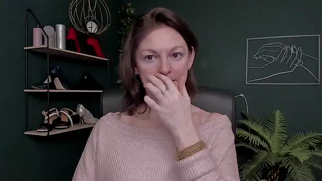 VivianWILD online show from November 2025 06:46:01 AM