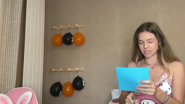 lucie mehott online show from October 2025 08:48:01 AM