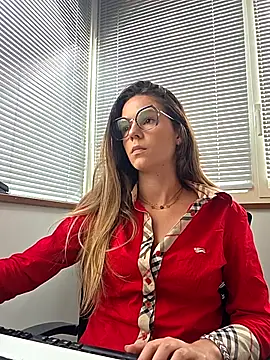 Snapshot of lucie_mehott chatting on June 2026 07:58:02 AM lucie mehott online show from June 2026 07:58:02 AM