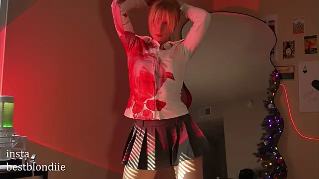 Snapshot of bestblonde chatting on January 2025 11:24:01 PM bestblonde online show from January 2025 11:24:01 PM