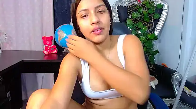 Snapshot of _baby_4u chatting on January 2025 12:42:01 PM baby 4u online show from January 2025 12:42:01 PM