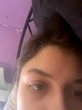 Snapshot of itzcheyduh chatting on October 2025 02:15:02 PM itzcheyduh online show from October 2025 02:15:02 PM