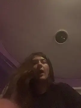 Snapshot of itzcheyduh chatting on October 2025 11:56:02 PM itzcheyduh online show from October 2025 11:56:02 PM