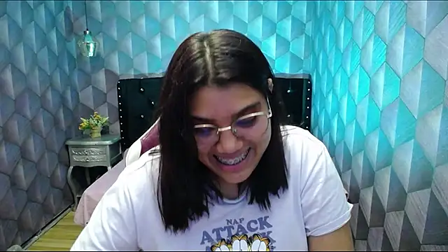 Snapshot of LindaBreeS chatting on January 2025 06:06:01 AM LindaBreeS online show from January 2025 06:06:01 AM