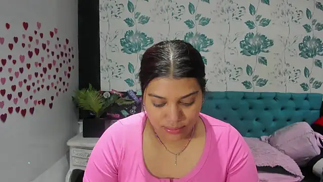 Snapshot of LindaBreeS chatting on January 2025 01:22:01 PM LindaBreeS online show from January 2025 01:22:01 PM