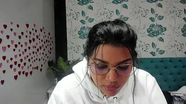 Snapshot of LindaBreeS chatting on January 2025 08:23:02 PM LindaBreeS online show from January 2025 08:23:02 PM