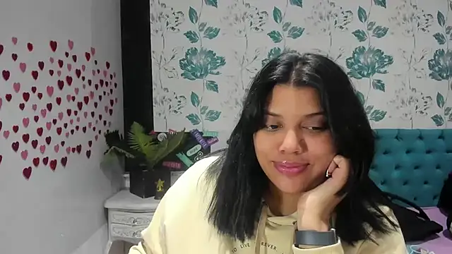 Snapshot of LindaBreeS chatting on January 2025 07:56:02 PM LindaBreeS online show from January 2025 07:56:02 PM