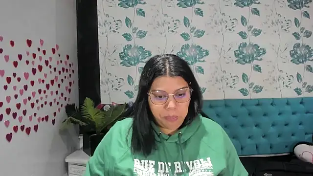 Snapshot of LindaBreeS chatting on January 2025 01:38:01 PM LindaBreeS online show from January 2025 01:38:01 PM