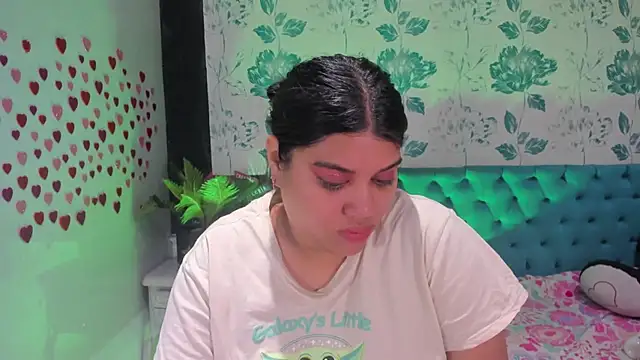 Snapshot of LindaBreeS chatting on January 2025 04:34:02 PM LindaBreeS online show from January 2025 04:34:02 PM