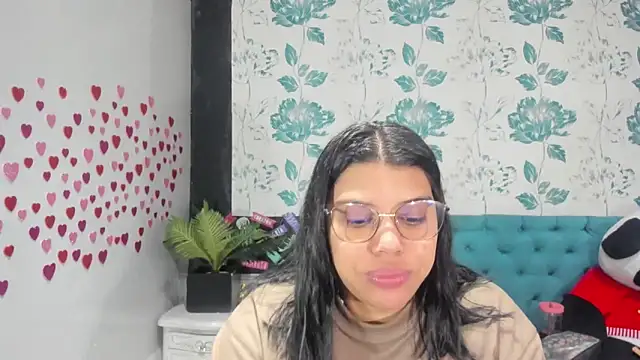 Snapshot of LindaBreeS chatting on February 2025 02:04:02 PM LindaBreeS online show from February 2025 02:04:02 PM