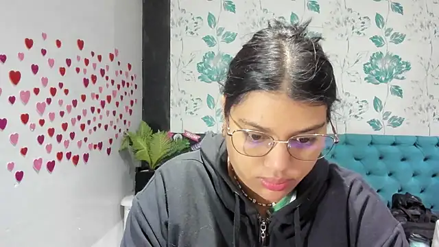 Snapshot of LindaBreeS chatting on February 2025 01:51:02 PM LindaBreeS online show from February 2025 01:51:02 PM