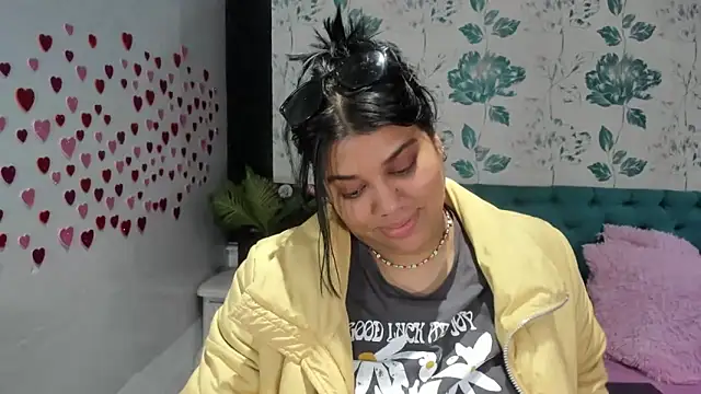 Snapshot of LindaBreeS chatting on February 2025 04:45:02 PM LindaBreeS online show from February 2025 04:45:02 PM