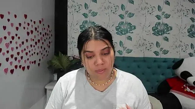 Snapshot of LindaBreeS chatting on February 2025 03:30:01 PM LindaBreeS online show from February 2025 03:30:01 PM