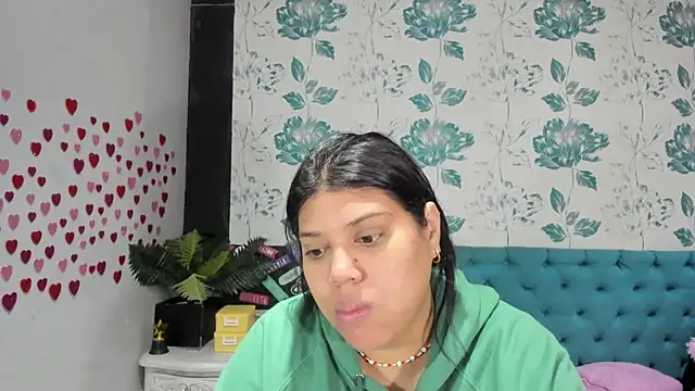 Snapshot of LindaBreeS chatting on February 2025 01:53:02 PM LindaBreeS online show from February 2025 01:53:02 PM