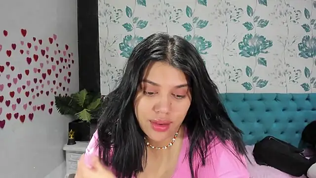 Snapshot of LindaBreeS chatting on February 2025 04:58:02 PM LindaBreeS online show from February 2025 04:58:02 PM