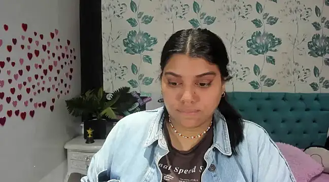 Snapshot of LindaBreeS chatting on February 2025 04:53:01 PM LindaBreeS online show from February 2025 04:53:01 PM