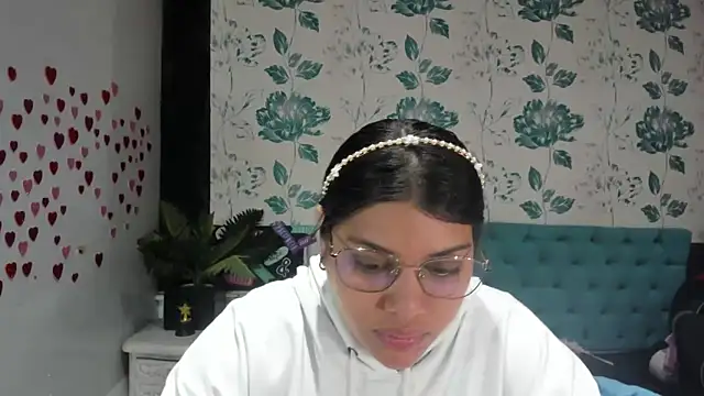 Snapshot of LindaBreeS chatting on February 2025 02:09:02 PM LindaBreeS online show from February 2025 02:09:02 PM