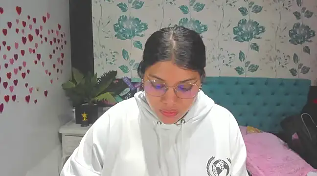 Snapshot of LindaBreeS chatting on February 2025 05:48:02 PM LindaBreeS online show from February 2025 05:48:02 PM