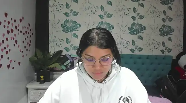Snapshot of LindaBreeS chatting on February 2025 08:50:01 PM LindaBreeS online show from February 2025 08:50:01 PM