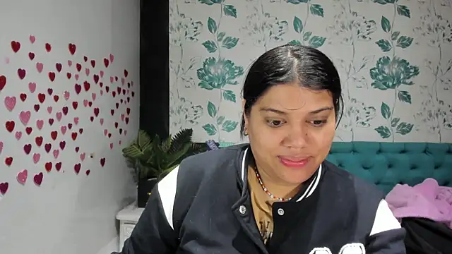 Snapshot of LindaBreeS chatting on March 2025 02:02:02 PM LindaBreeS online show from March 2025 02:02:02 PM