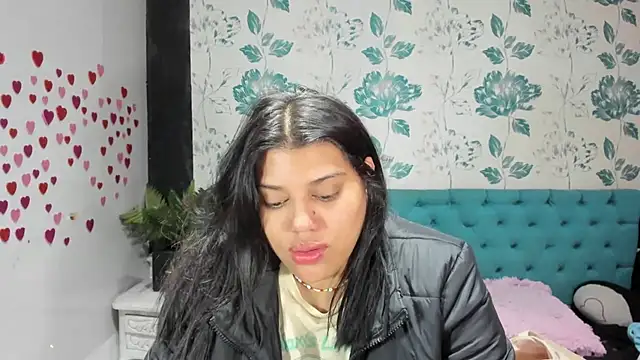 Snapshot of LindaBreeS chatting on March 2025 06:23:02 PM LindaBreeS online show from March 2025 06:23:02 PM