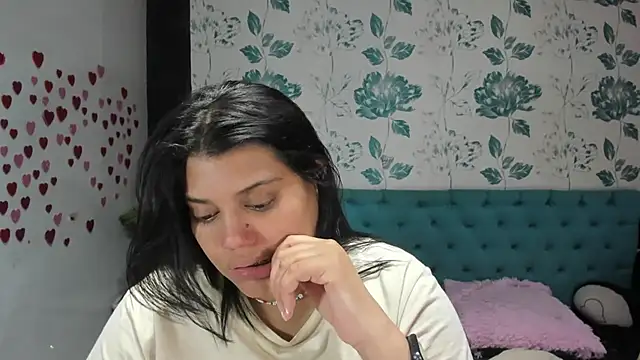 Snapshot of LindaBreeS chatting on March 2025 09:26:02 PM LindaBreeS online show from March 2025 09:26:02 PM