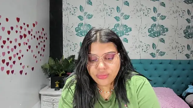 Snapshot of LindaBreeS chatting on March 2025 12:34:02 AM LindaBreeS online show from March 2025 12:34:02 AM