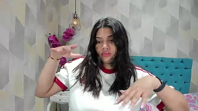Snapshot of LindaBreeS chatting on September 2025 04:45:02 AM LindaBreeS online show from September 2025 04:45:02 AM