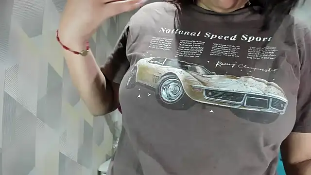 Snapshot of LindaBreeS chatting on September 2025 12:07:02 PM LindaBreeS online show from September 2025 12:07:02 PM