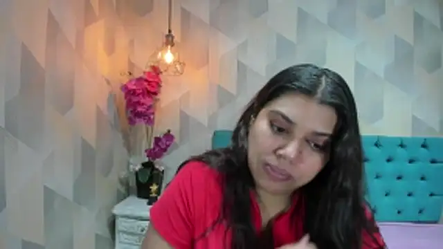Snapshot of LindaBreeS chatting on June 2026 02:27:02 PM LindaBreeS online show from June 2026 02:27:02 PM