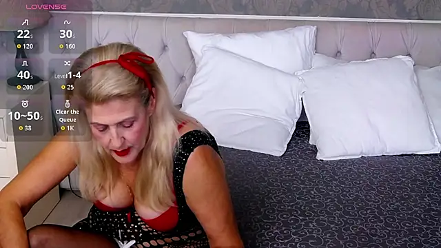 ElenaJuarez online show from October 2025 04:16:02 PM