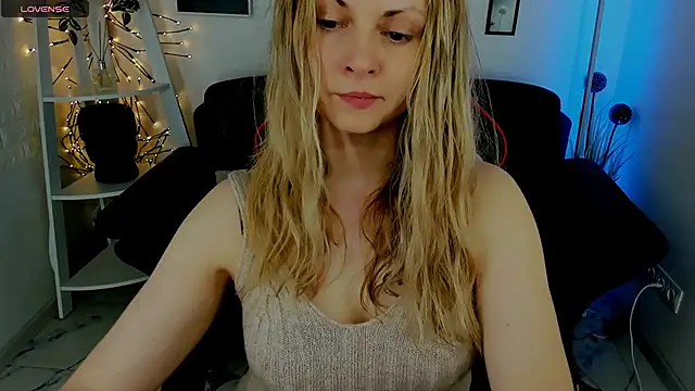 SmilingEmily  online show from March 2025 07:37:01 AM