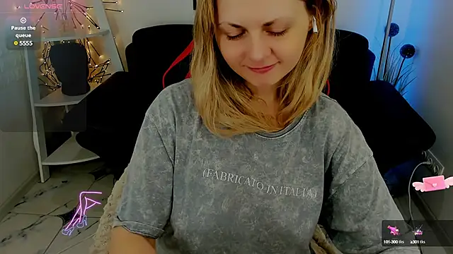 SmilingEmily  online show from March 2025 10:39:02 AM