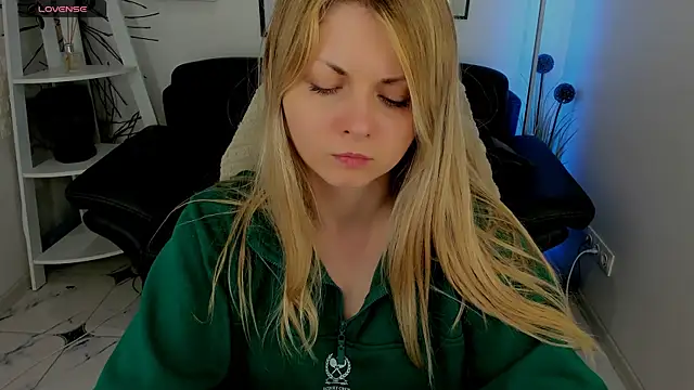 SmilingEmily  online show from March 2025 10:54:02 AM