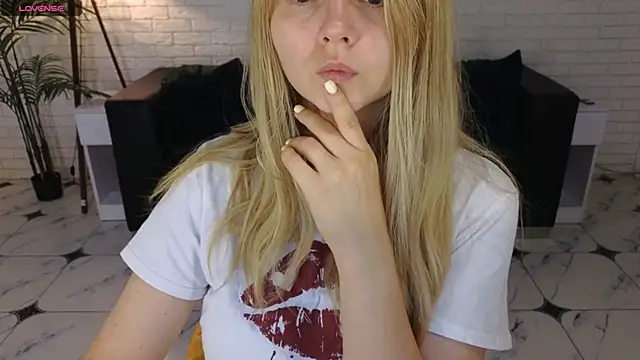 SmilingEmily  online show from September 2025 06:24:02 AM