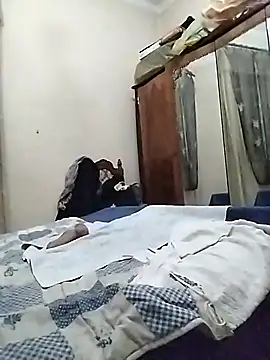 Snapshot of Lucia8600 chatting on November 2025 09:14:01 PM Lucia8600 online show from November 2025 09:14:01 PM